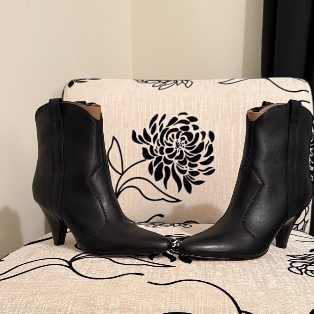 BRAND NEW! Marc Fisher Black Heeled Boots